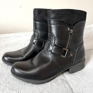 CLARKS boots size 8.5.